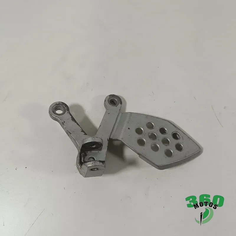 Soporte estribera delantero izquierdo
