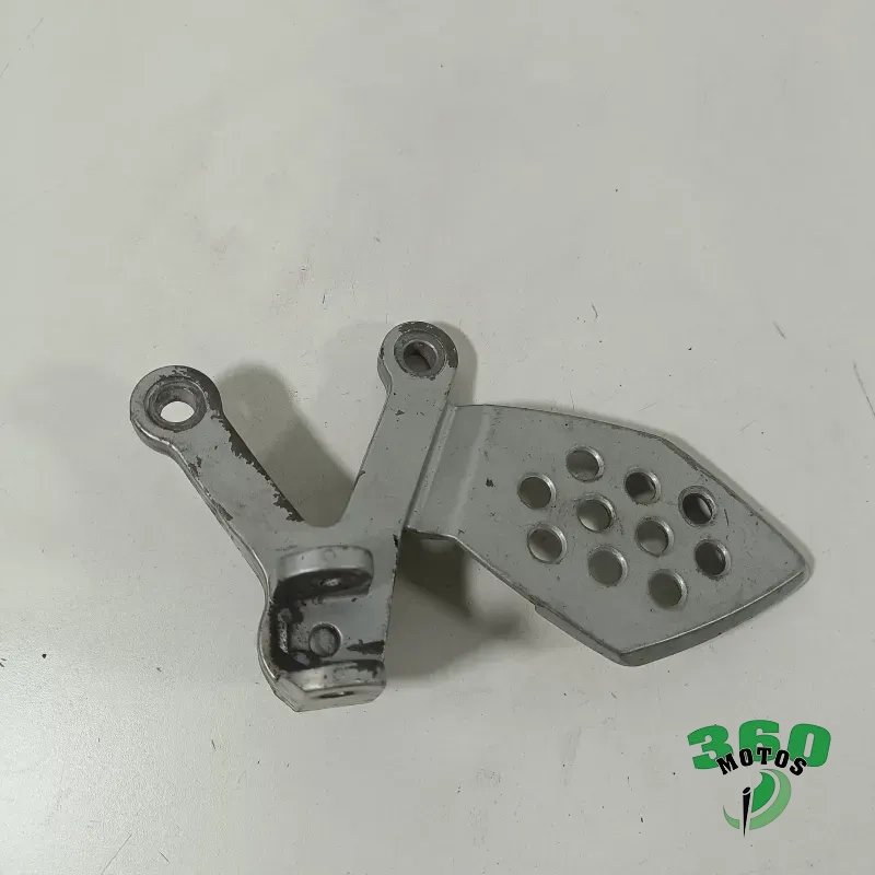 Soporte estribera delantero izquierdo