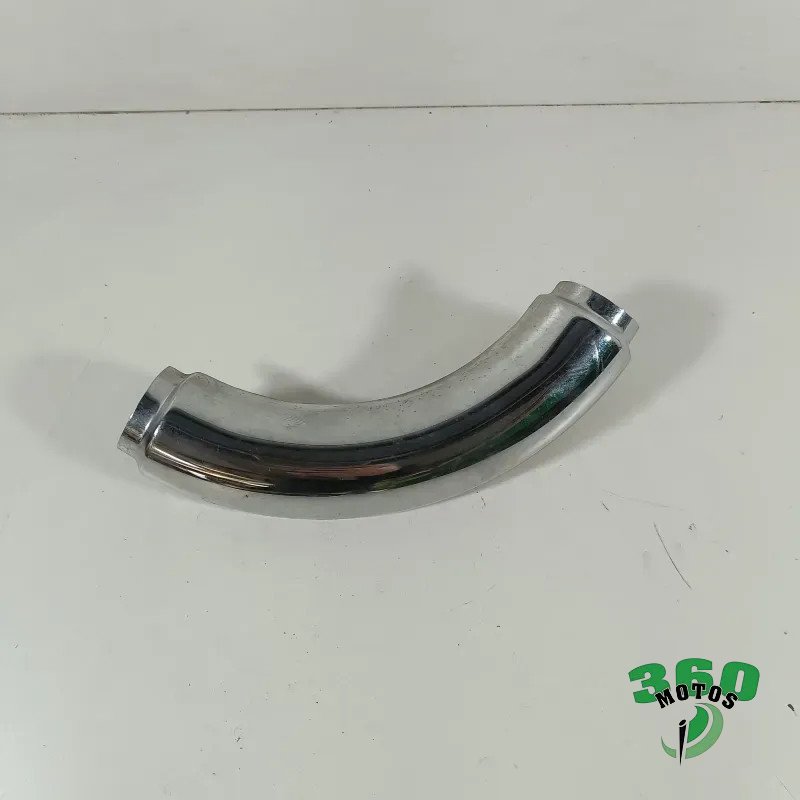 Embellecedor colector trasero