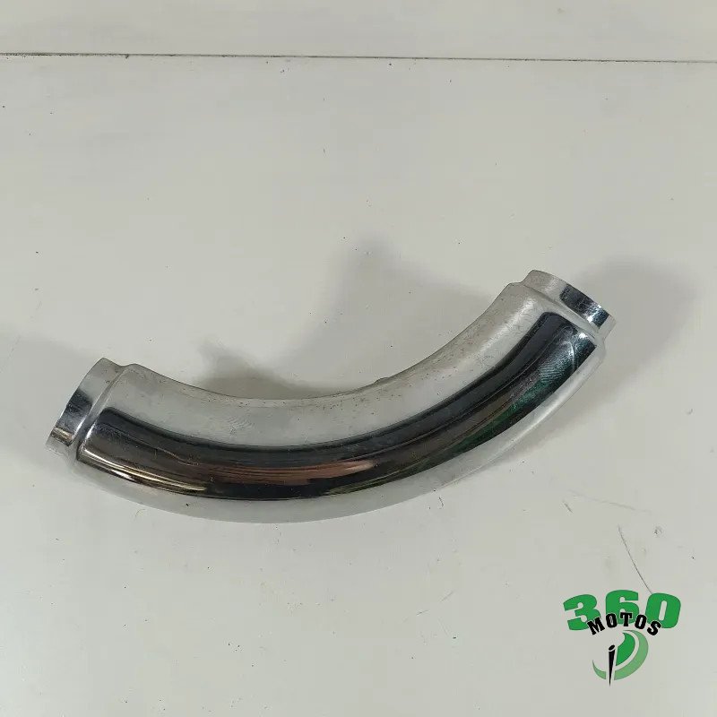 Embellecedor colector trasero