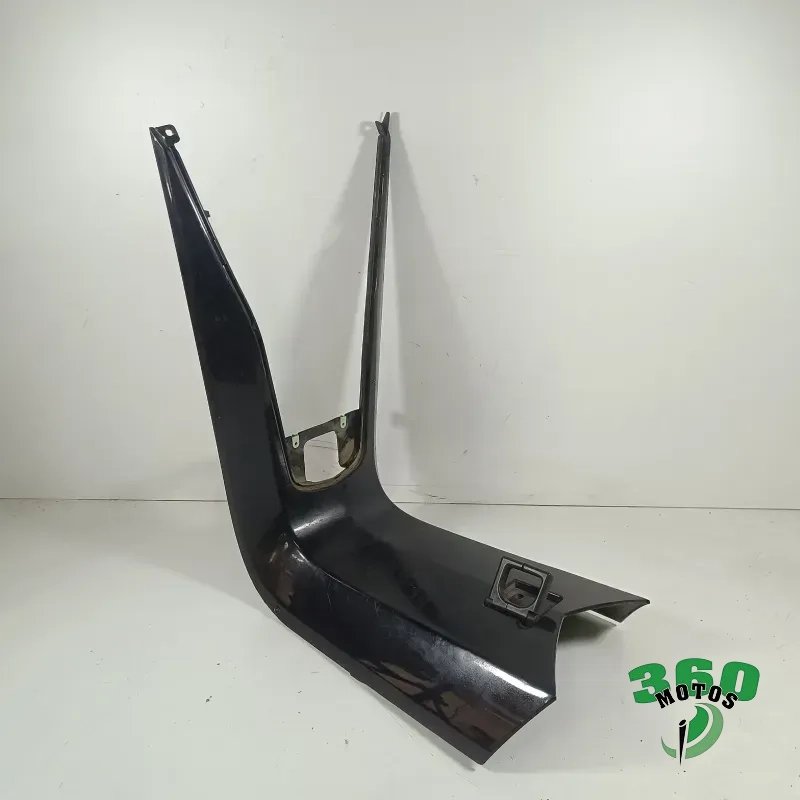 Embellecedor bajo asiento