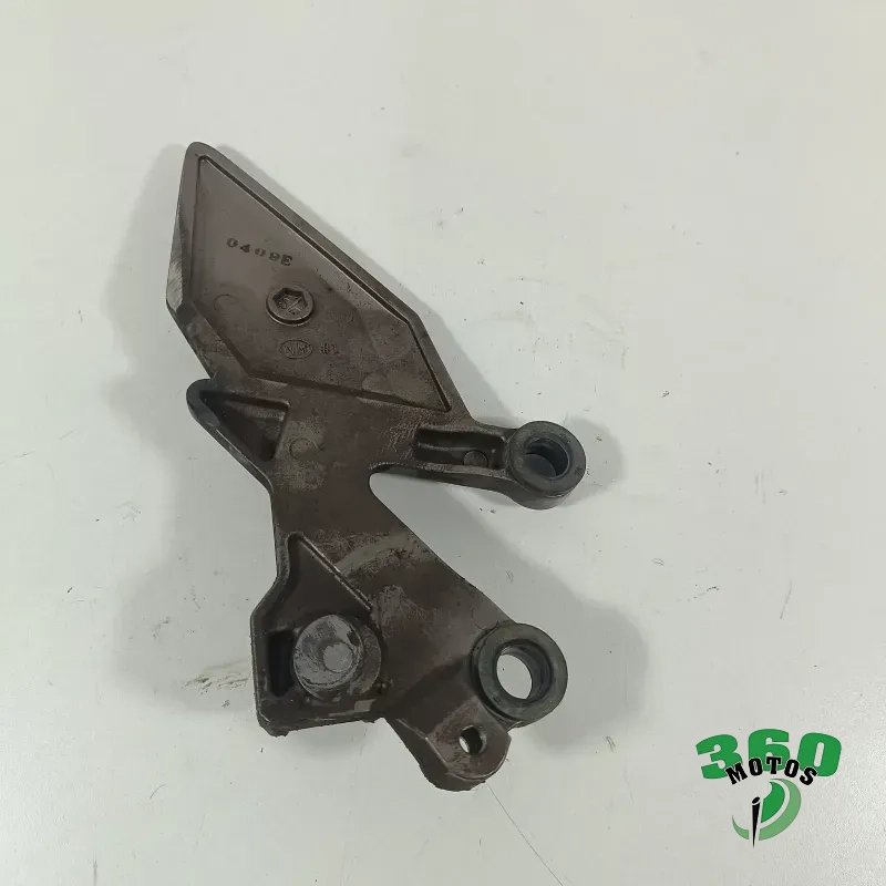 Soporte estribera delantero izquierdo Soporte estribera delantero izquierdo