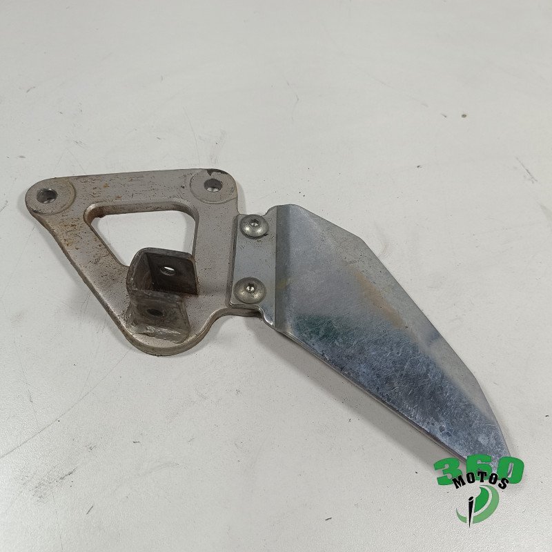 Soporte estribera delantero izquierdo Soporte estribera delantero izquierdo