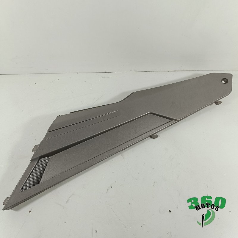 Cacha bajo asiento izquierda Cacha bajo asiento izquierda