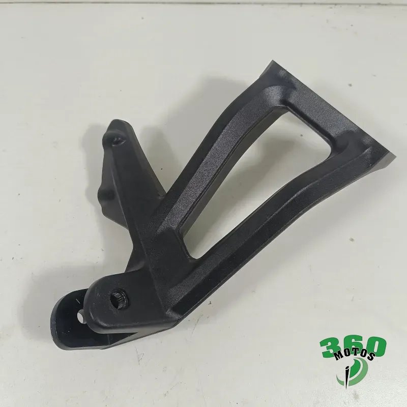 Soporte estribera trasero derecho
