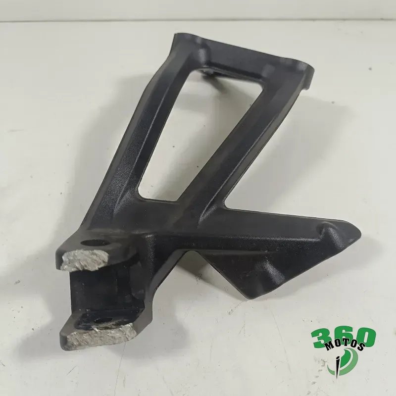 Soporte estribera trasero izquierdo Soporte estribera trasero izquierdo