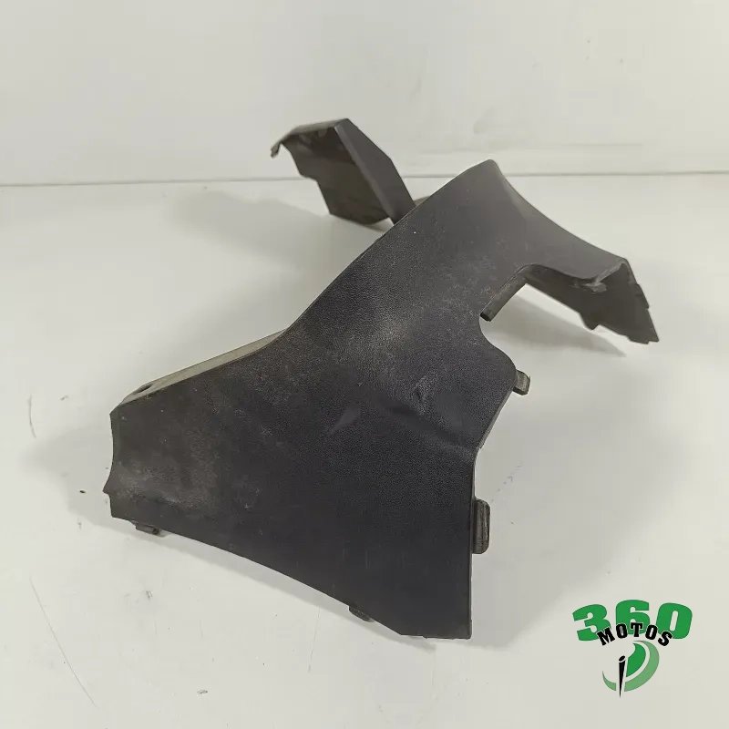 Embellecedor bajo asiento