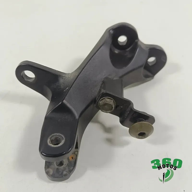 Soporte estribera trasero izquierdo Soporte estribera trasero izquierdo