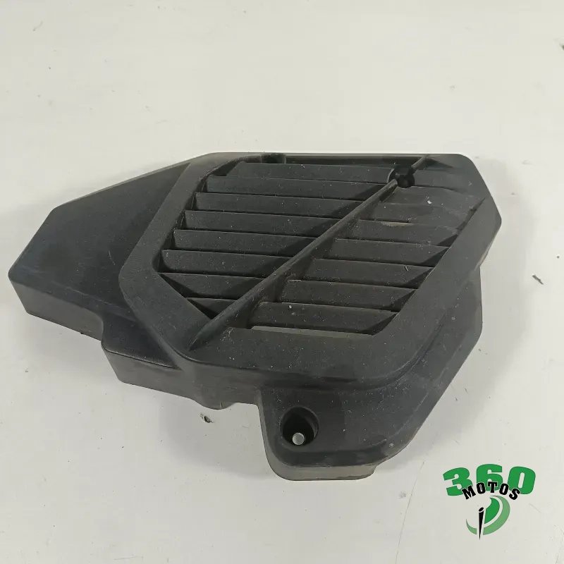 Embellecedor radiador agua