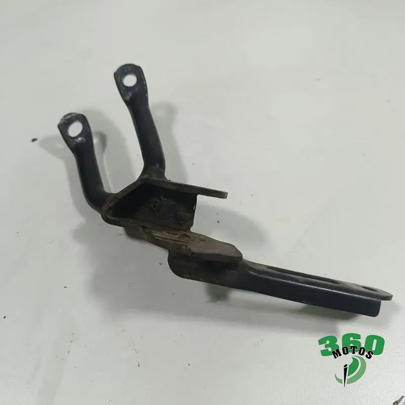 Soporte estribera trasero izquierdo Soporte estribera trasero izquierdo