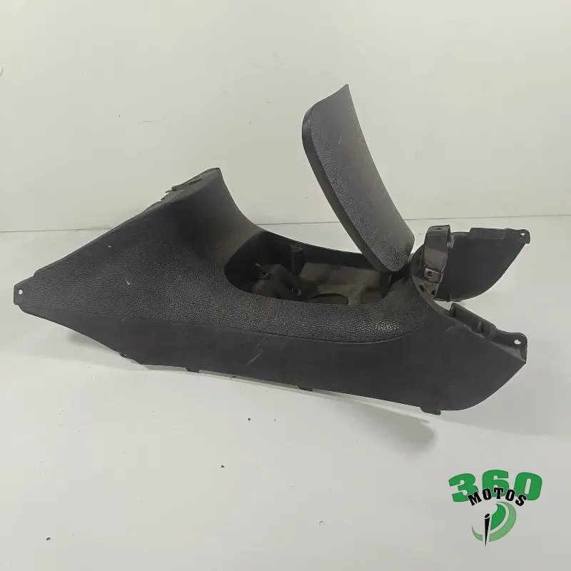 Embellecedor bajo asiento