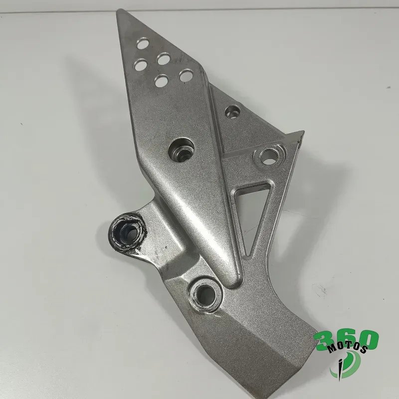 Soporte estribera delantero derecho