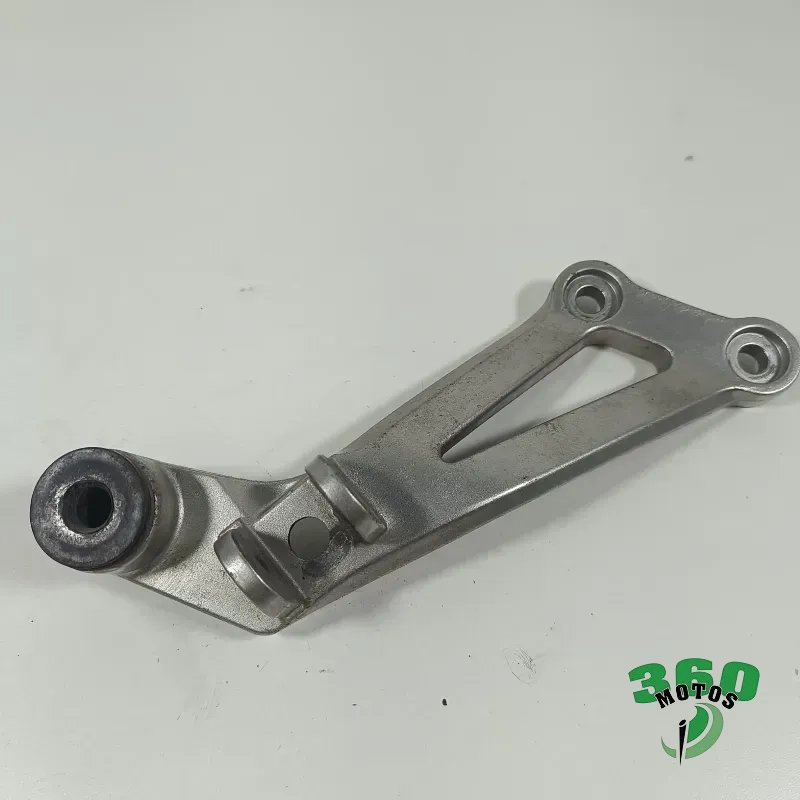 Soporte estribera trasero derecho