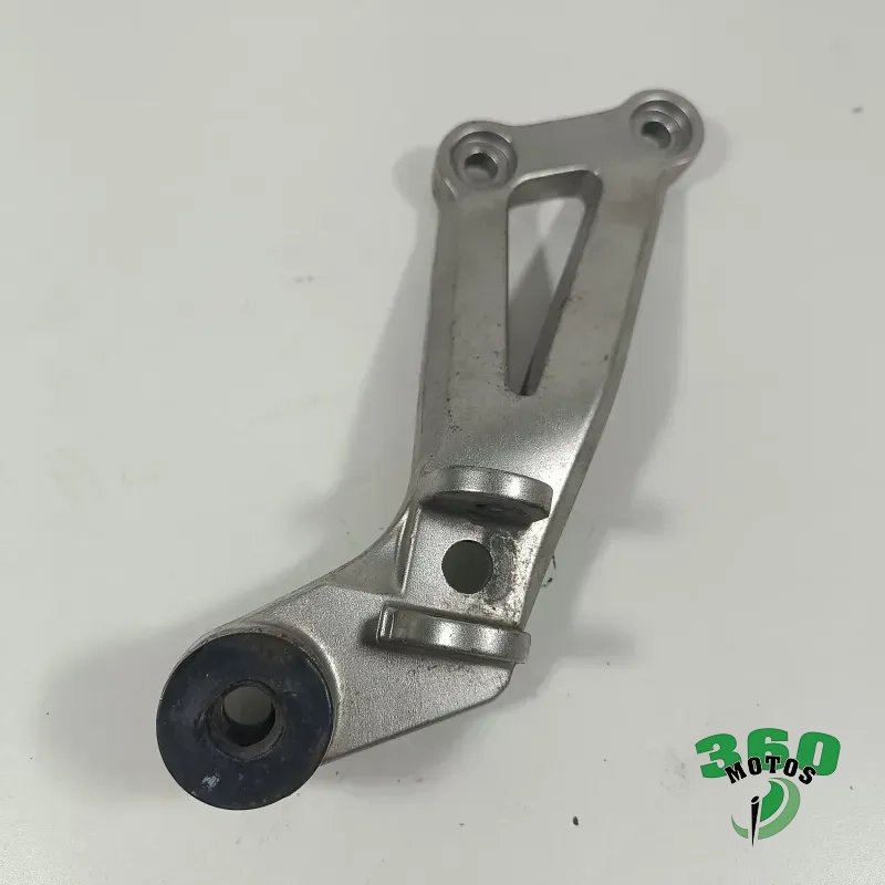Soporte estribera trasero derecho