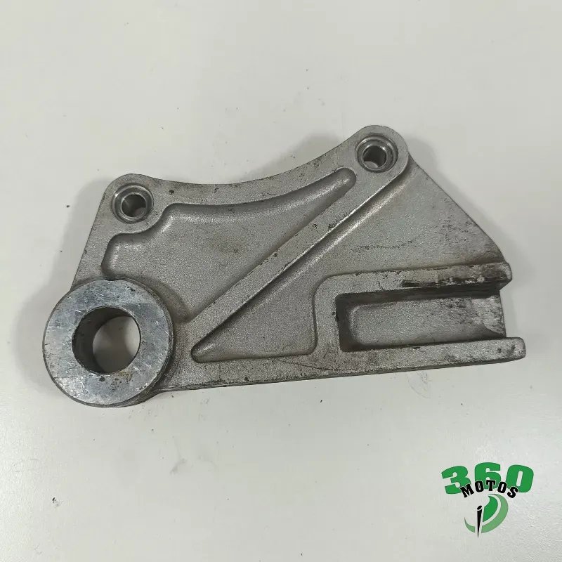 Soporte pinza freno trasero