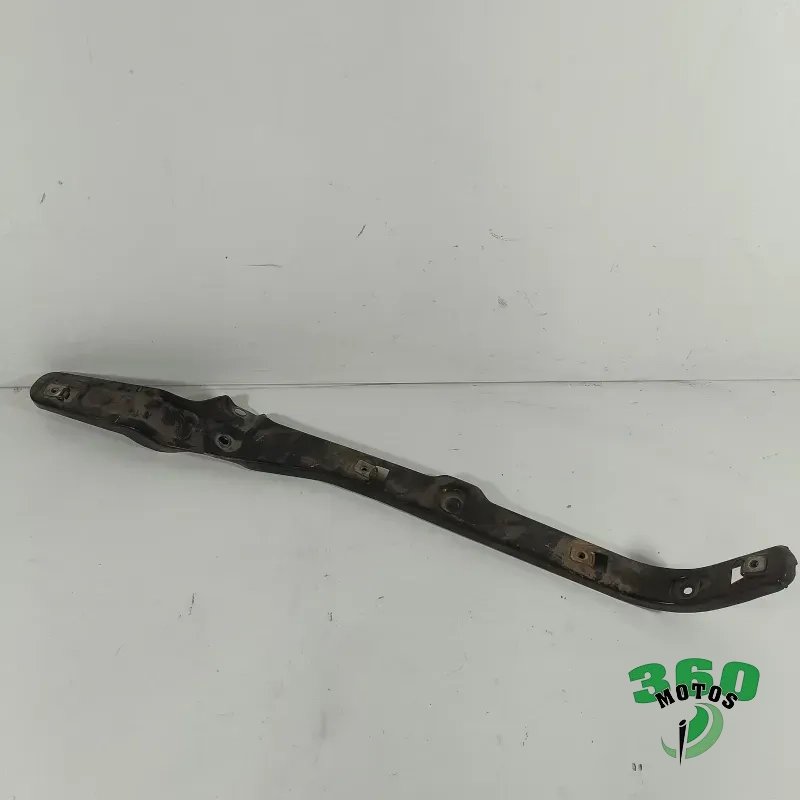 Soporte suelo derecho e izquierdo Soporte suelo derecho e izquierdo