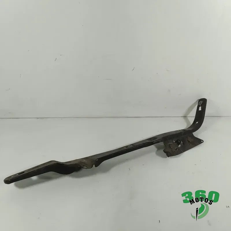 Soporte suelo derecho e izquierdo Soporte suelo derecho e izquierdo