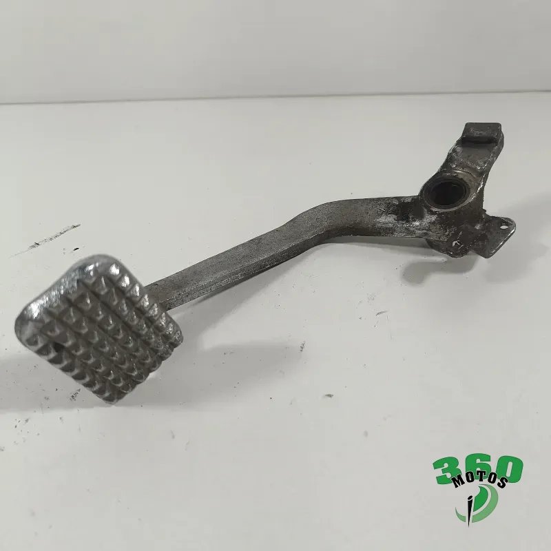 Pedal freno trasero