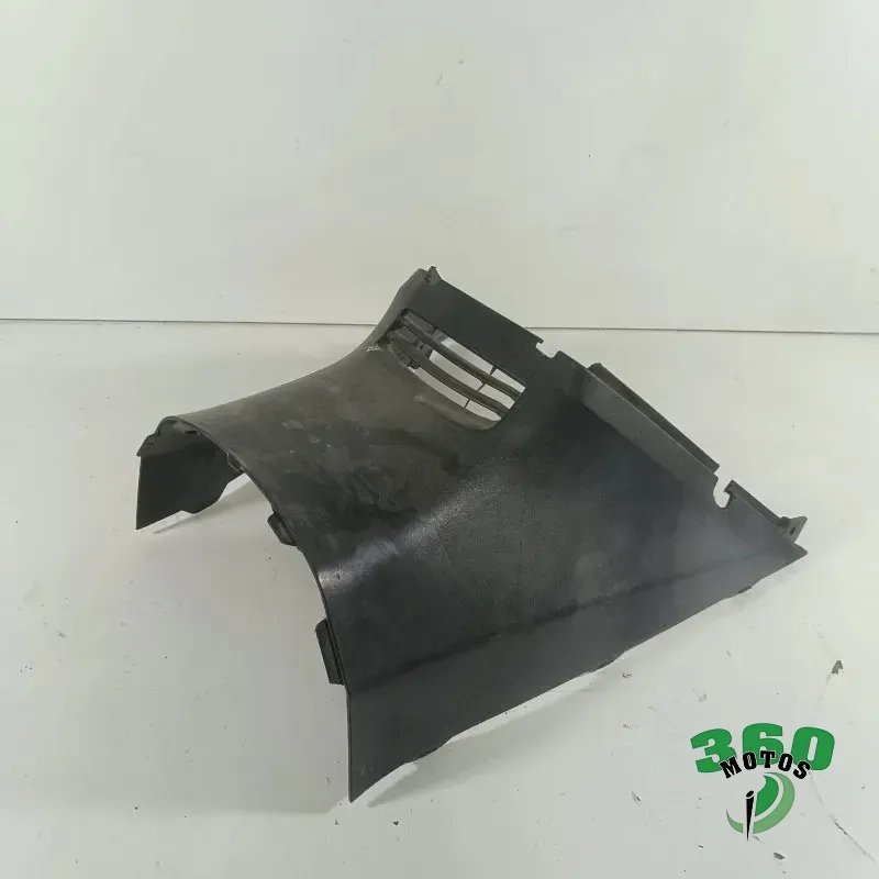 Embellecedor bajo asiento Embellecedor bajo asiento