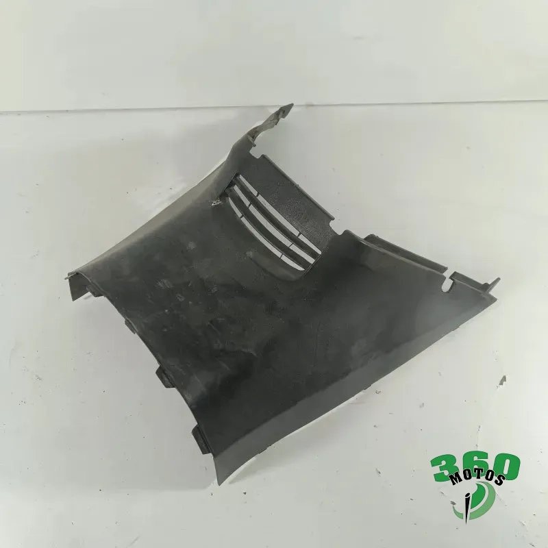 Embellecedor bajo asiento Embellecedor bajo asiento