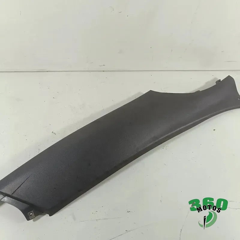 Embellecedor bajo cacha derecha
