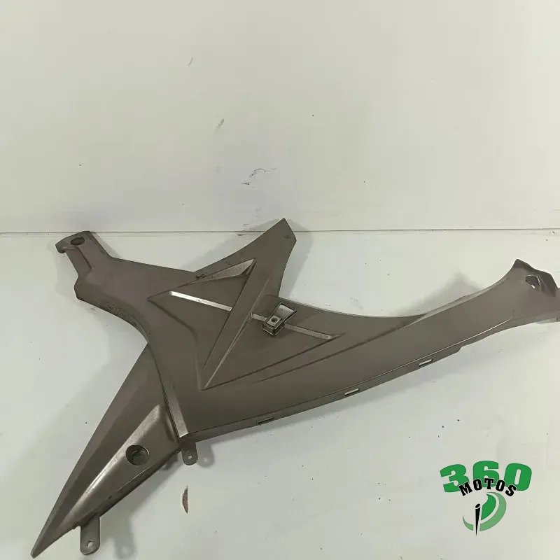 Embellecedor bajo cacha izquierda Embellecedor bajo cacha izquierda