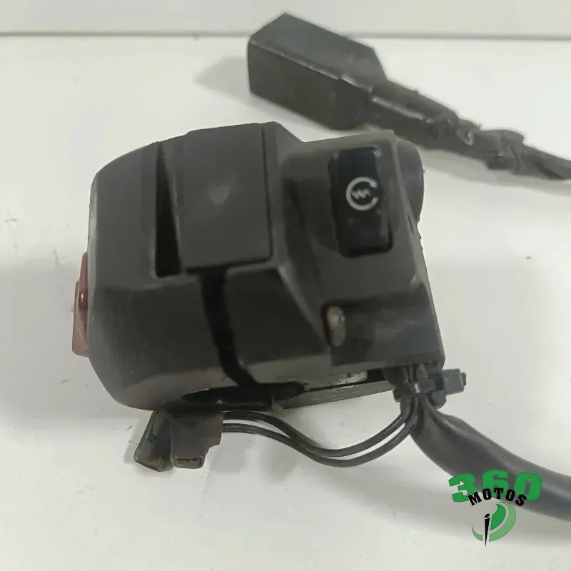 Piña luces derecha SUZUKI GSX 125 S 2018 - 2020 Piña luces derecha SUZUKI GSX 125 S 2018 - 2020