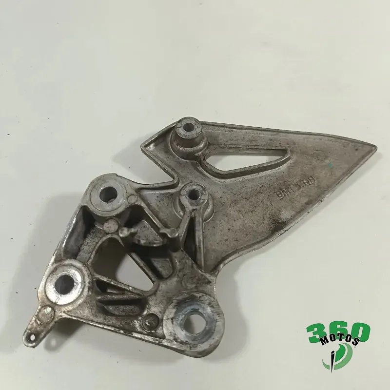 Soporte estribera delantero derecho SUZUKI GSX 125 S 2018 - 2020