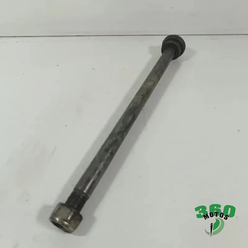 Eje rueda trasera