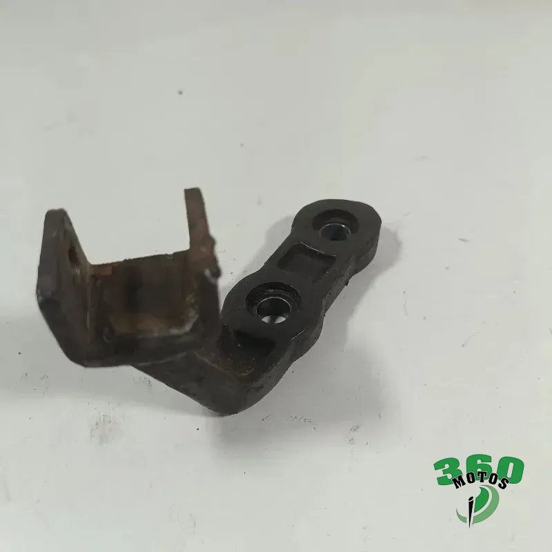 Soporte estribera delantero izquierdo Soporte estribera delantero izquierdo