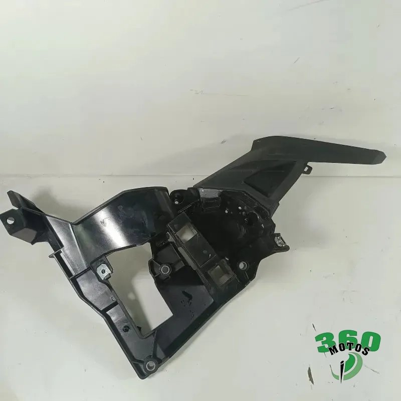 Soporte faldón derecho Soporte faldón derecho