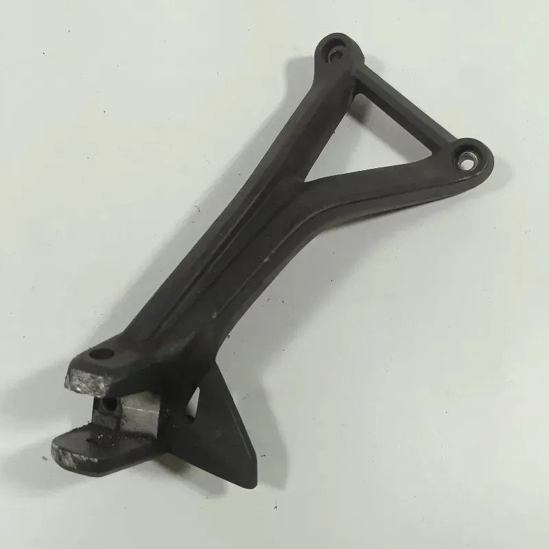 Soporte estribera trasero izquierdo Soporte estribera trasero izquierdo