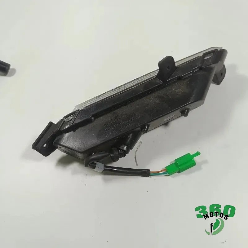 Intermitente delantero izquierdo