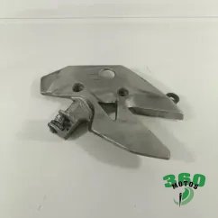 Soporte estribera delantero izquierdo