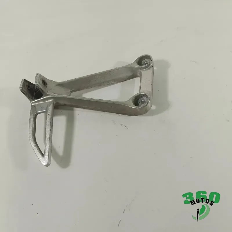 Soporte estribera trasero izquierdo