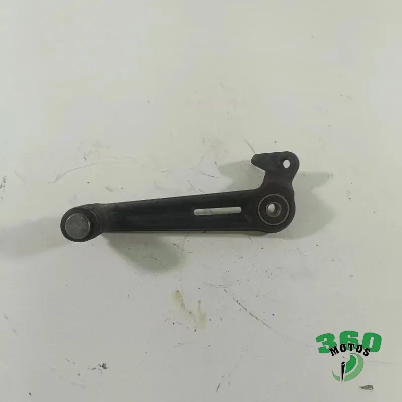 Pedal freno trasero