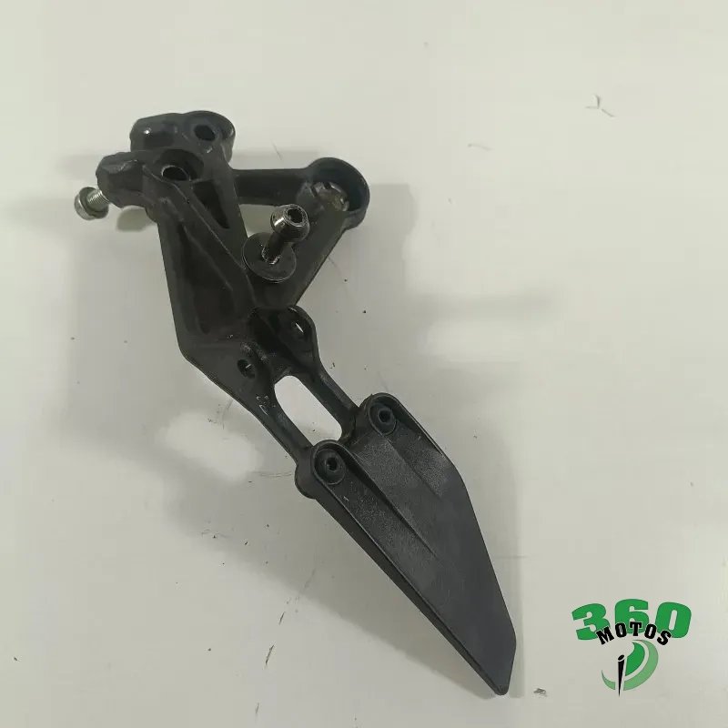 Soporte estribera delantero izquierdo Soporte estribera delantero izquierdo