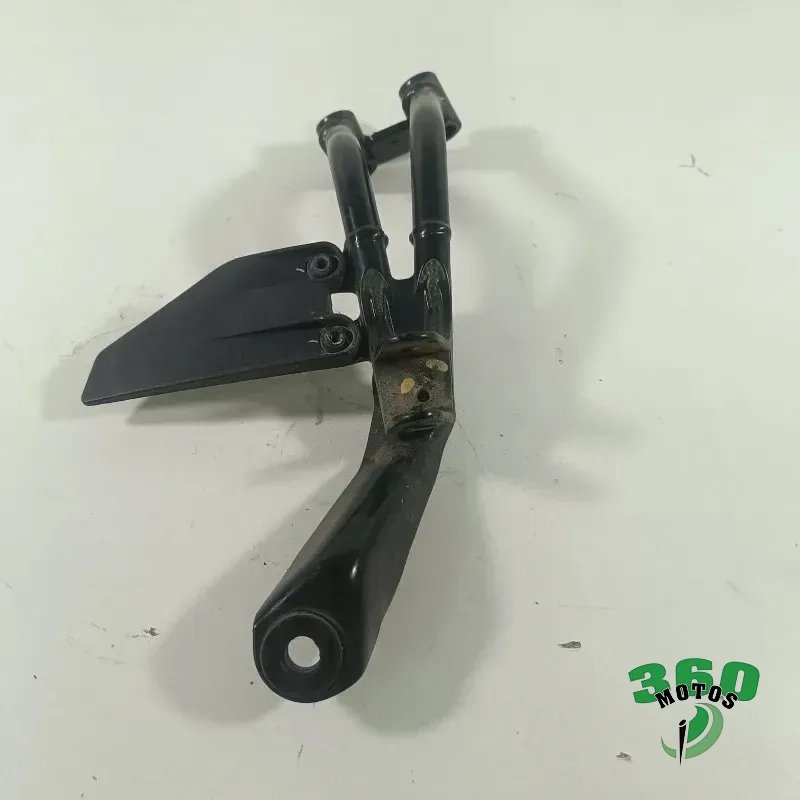 Soporte estribera trasero derecho