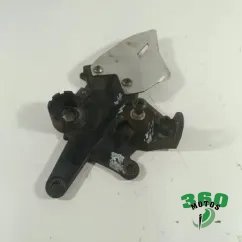 Soporte estribera delantero izquierdo