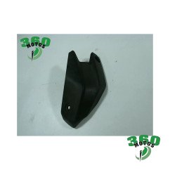 Embellecedor faro derecho