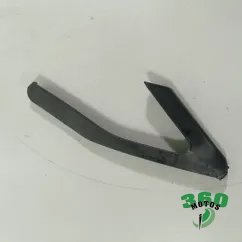 Embellecedor estribera izquierda