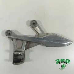 Soporte estribera delantero izquierdo