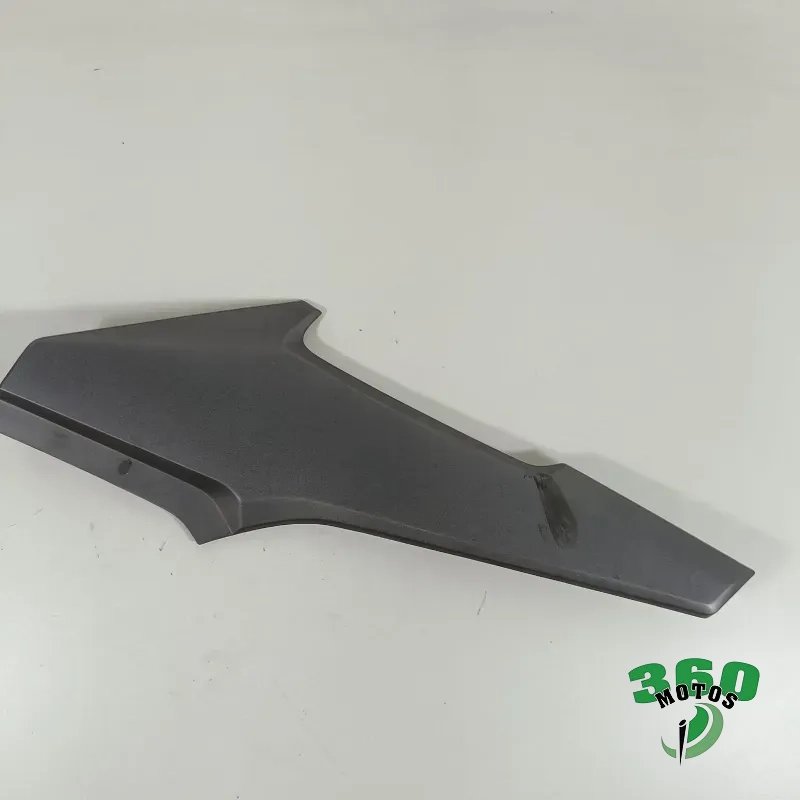 Cacha bajo asiento izquierda Cacha bajo asiento izquierda