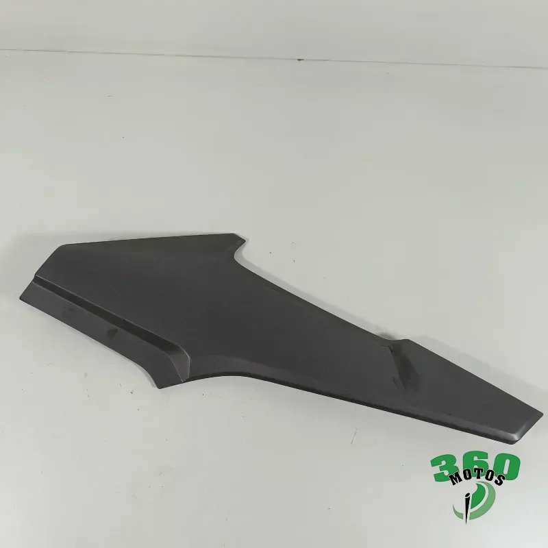 Cacha bajo asiento izquierda Cacha bajo asiento izquierda